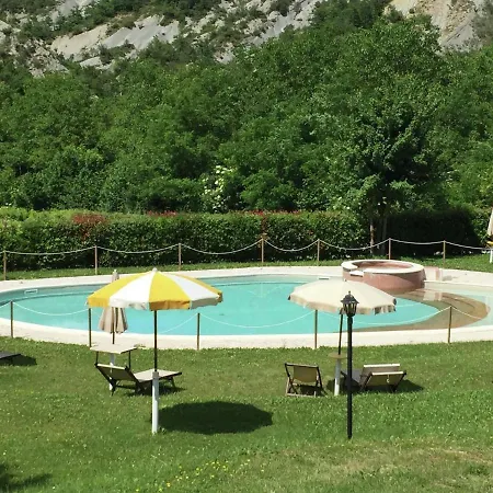 In Marche With Pool Access Дом отдыха